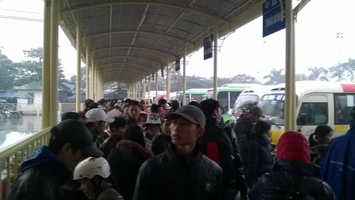 Hà Nội ùn ứ giao thông ở nhiều tuyến đường ảnh 1